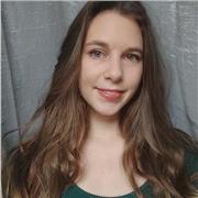 Laureata in Biologia, impartisco lezioni di matematica, latino, chimica, fisica e altre materie a studenti di scuole medie e superiori